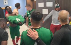 La joie du vestiaire en Seniors 1...
