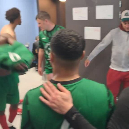 La joie du vestiaire en Seniors 1...